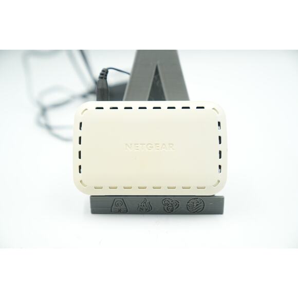 Netgear GS605v5 5-Port Gigabit Ethernet Switch White Desktop Network Hub Tested - Picture 1 of 9